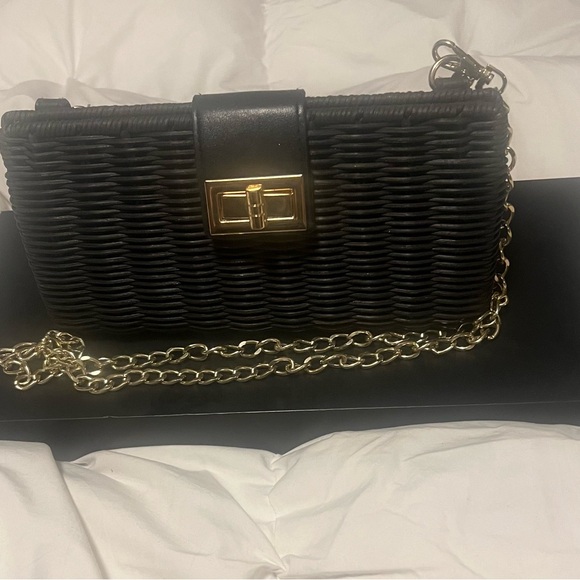 estee & lilly Handbags - Black Woven Crossbody Bag with Gold Chain Strap